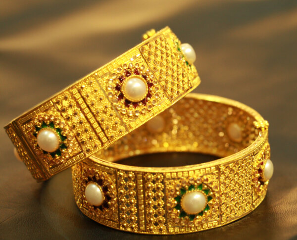 Avantika Culcutti Kada with Polki and Pearls - Exquisite bracelet with Polki stones and pearls.