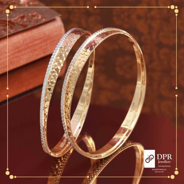 urtle Texture Flourish Fancy Bangles - Delicate turtle texture patterns and a touch of flourish create a whimsical and unique accessory for your jewelry collection.
