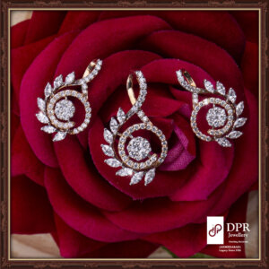 Blossoming Flower Real Diamond Pendant Set - A captivating pendant set featuring a composite diamond centerpiece and marquise diamond petals.